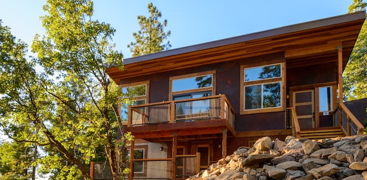 Airbnb elopement location in yosemite, California