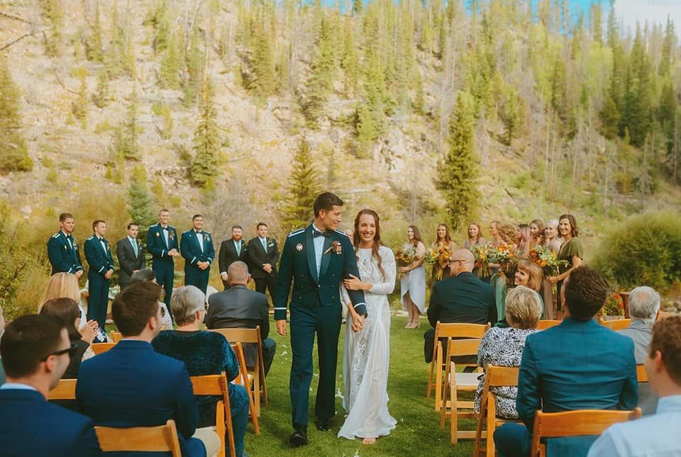 How to elope at an Airbnb in Breckinridge 