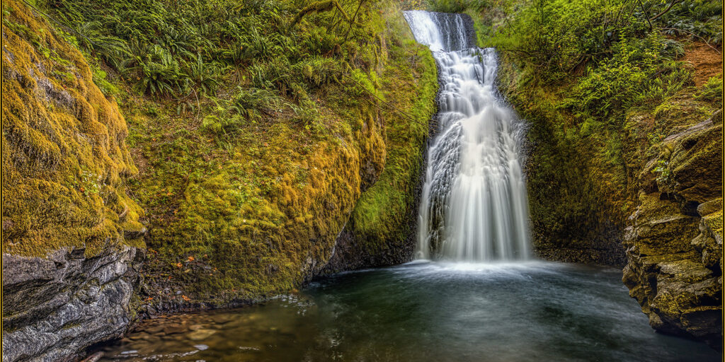 waterfall at columbia river gorge