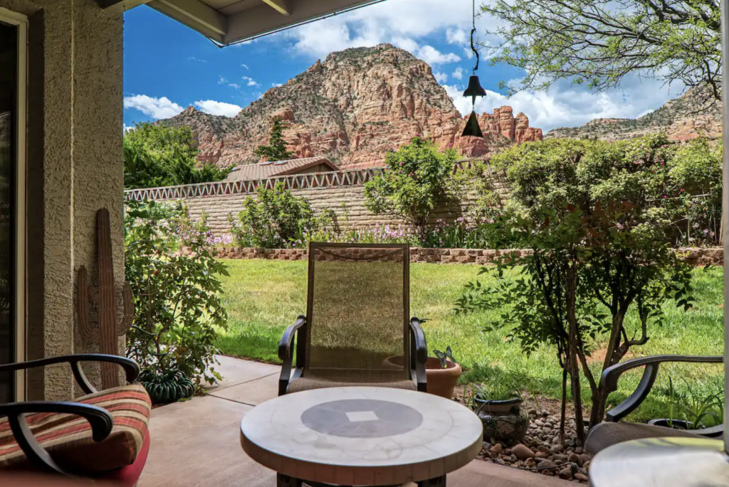 The Top Stunning Sedona Wedding Venues - Emilee Setting